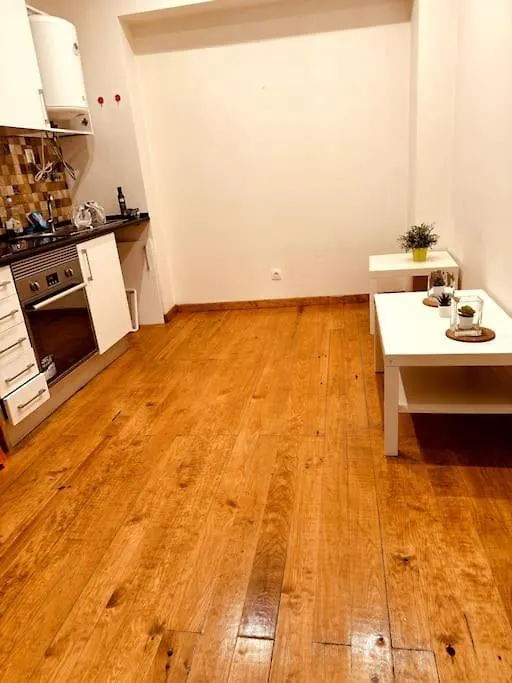 Cozy Studio In Stª Catarina Лиссабон
